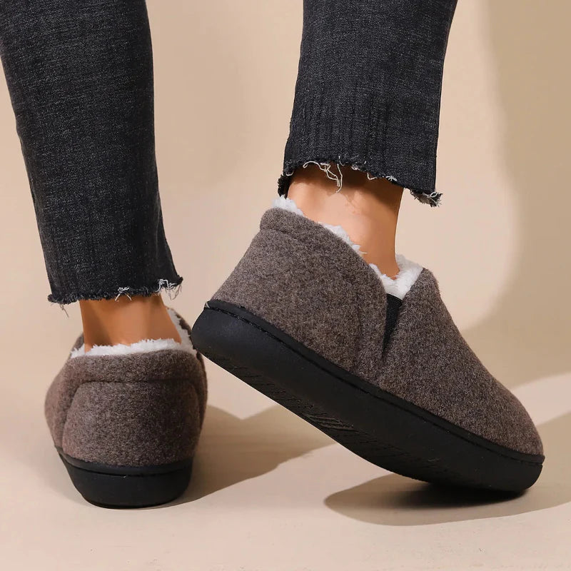 Comfortable Fleece-Lined Indoor Slippers grey1