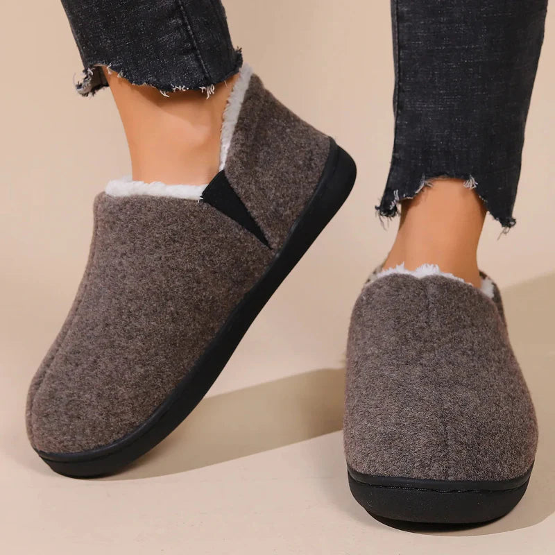 Comfortable Fleece-Lined Indoor Slippers grey2